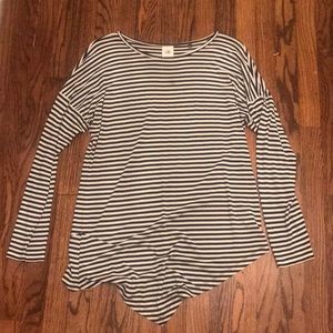 Black and white long sleeve shirt